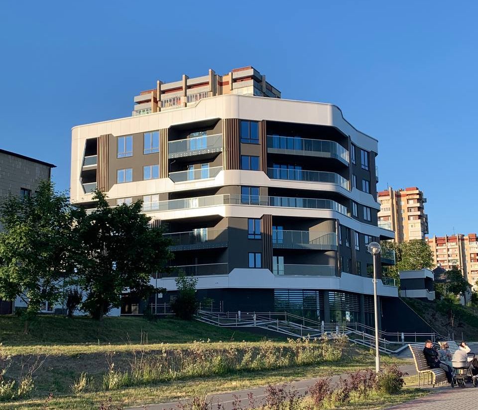 ЖК «‎Жемчужина» на берегу Мухавца в Бресте. 