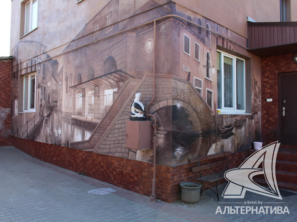 Дом с художественной росписью на фасаде, который вырос в цене за год на $2 000.