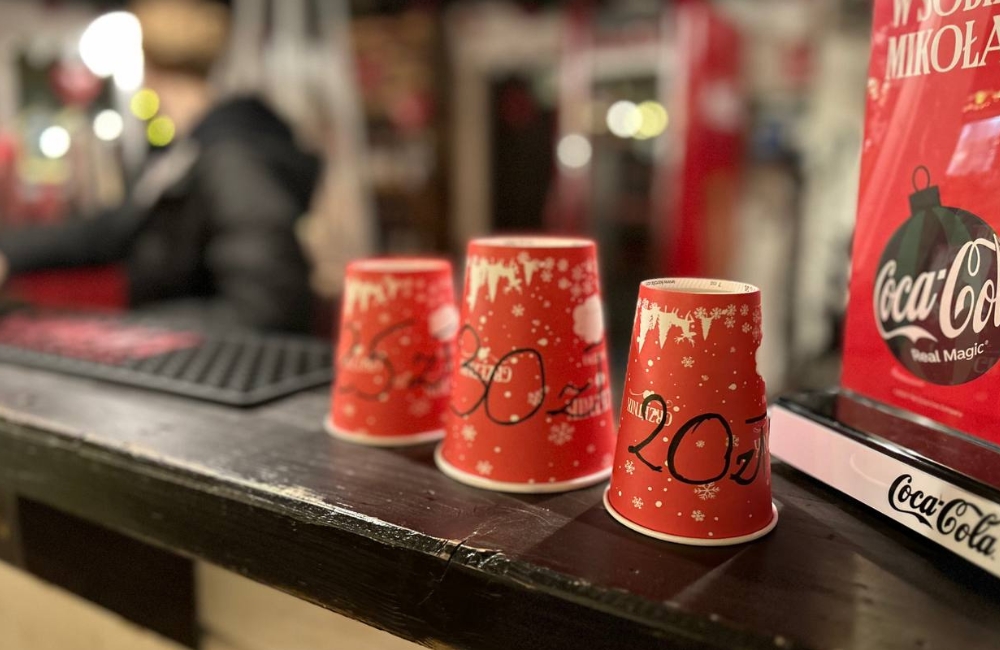 Цены на глинтвейн на одной из точек на Рыночной площади Старого города в Варшаве. Фото: BGmedia.