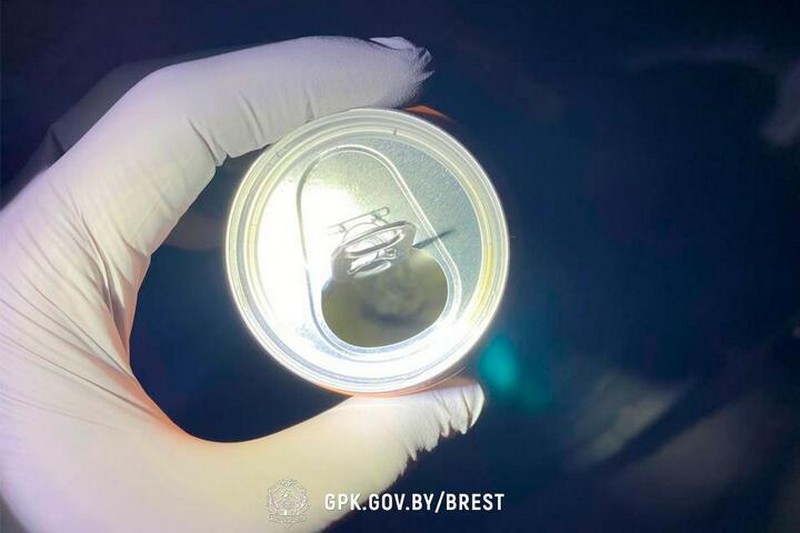 Гашиш в банке газировки россиянина. Фото: ГТК