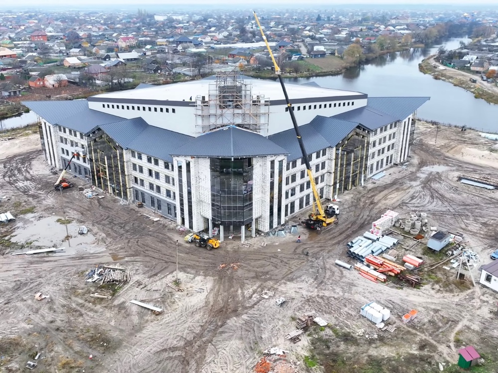 Молельный дом в Ольшанах с высоты