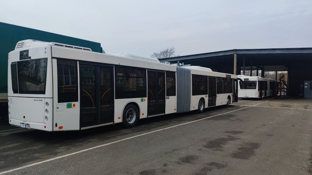 Новые автобусы-«гармошки» с кондиционером в Бресте. Фото: «Любимый Брест».