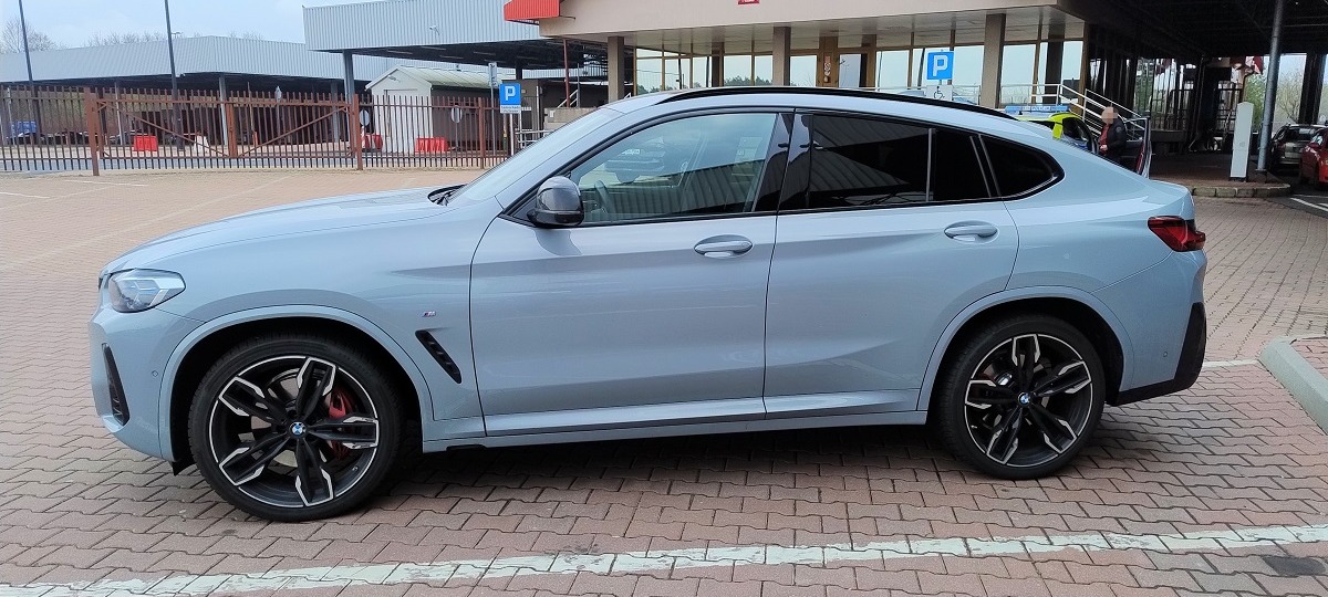 Автомобиль BMW X4, на котором ехал гражданин Румынии. Фото: Пограничная служба Польши