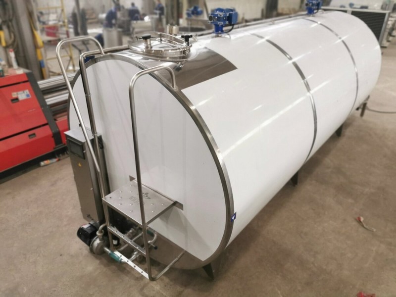 Охладитель молока на 10 000 литров. Иллюстративное фото