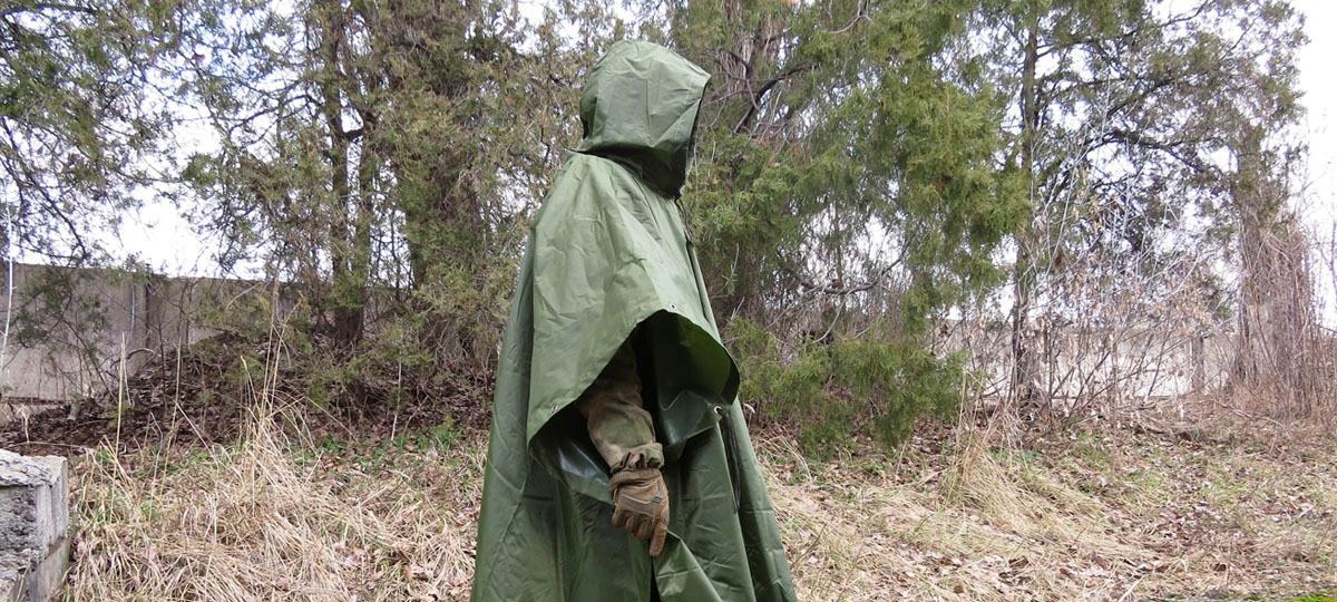 Влагозащитный плащ-пончо. Иллюстративное фото https://strop.expert