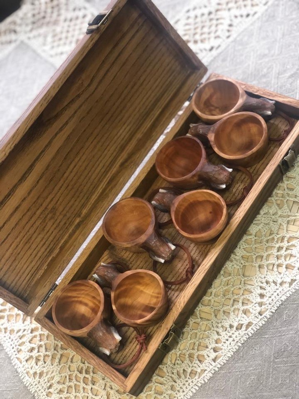 Деревянные рюмки в форме зубра. Фото: artfolk.by