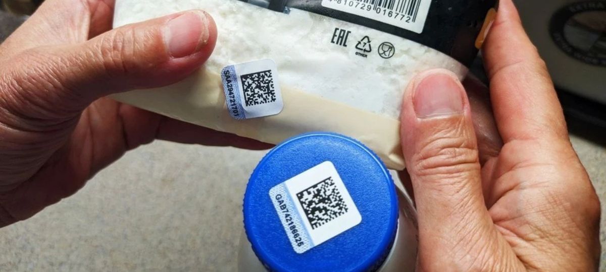 QR-коды на молочных продуктах. Фото: belarus.kp.ru.
