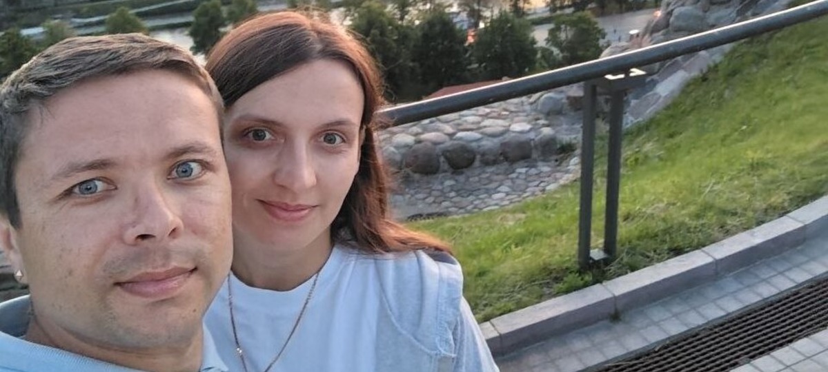 Антон Храмеля с женой в Вильнюсе. Фото из его личного архива