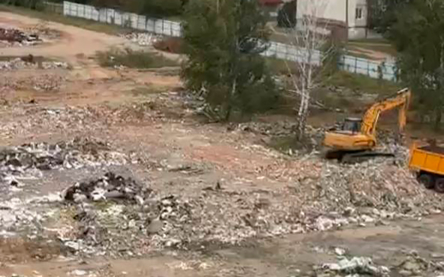 Строительные работы на улице Профессиональной в Барановичах. 