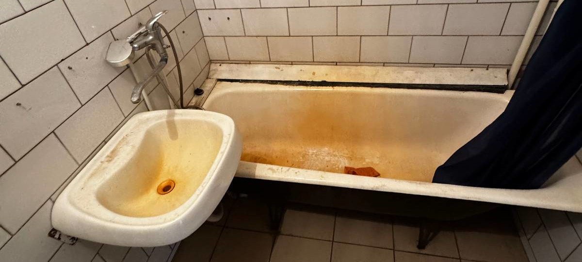 Молодой специалист вынужден жить в антисанитарии