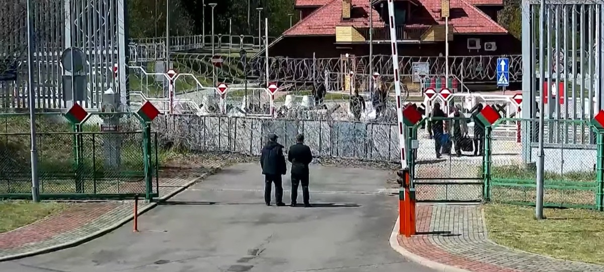 Обмен заключенными 28 апреля на границе Беларуси с Польшей. Скриншот видео ОНТ