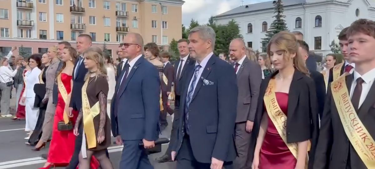 Шествие выпускников на Ленина в Бресте