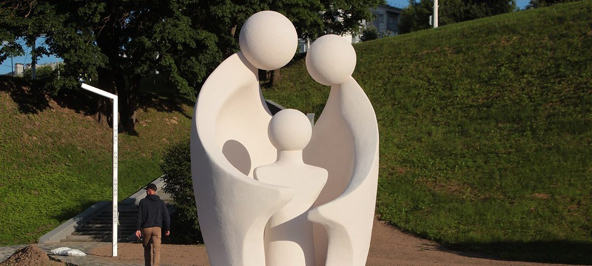 скульптура семьи
